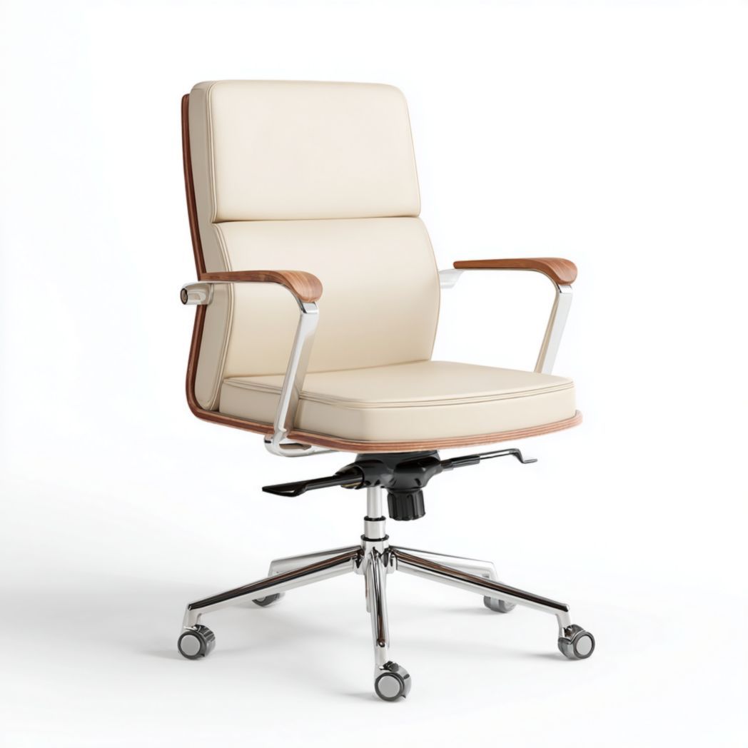 Chaise de bureau en similicuir beige avec accoudoirs en bois et base métallique
